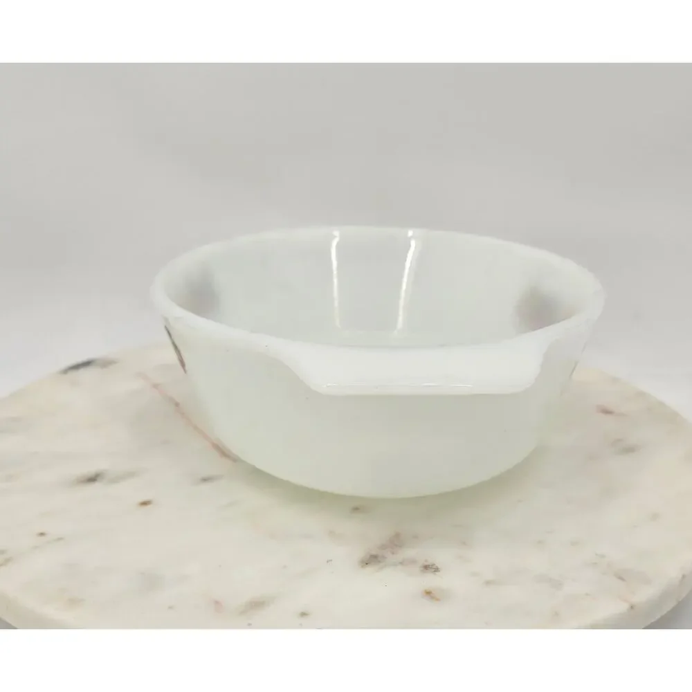 Vintage‎ Anchor Hocking Fire-King Style Milk Glass Casserole Dish